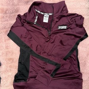 VS HALF ZIP PULL OVER AMAZING CONDITION